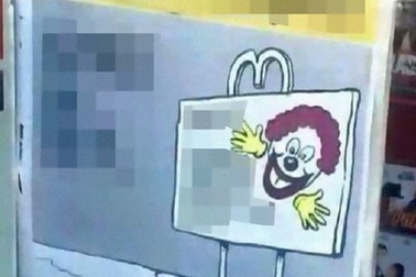 Charlie Hebdo "gây bão dư luận" khi xuất bản ấn phẩm chế giễu cái chết của cậu bé Syria