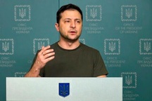 Phóng viên bật khóc khi dịch bài phát biểu của Tổng thống Ukraine