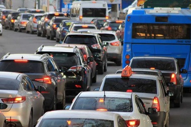 Một loạt nước lên kế hoạch cấm bán xe động cơ đốt trong