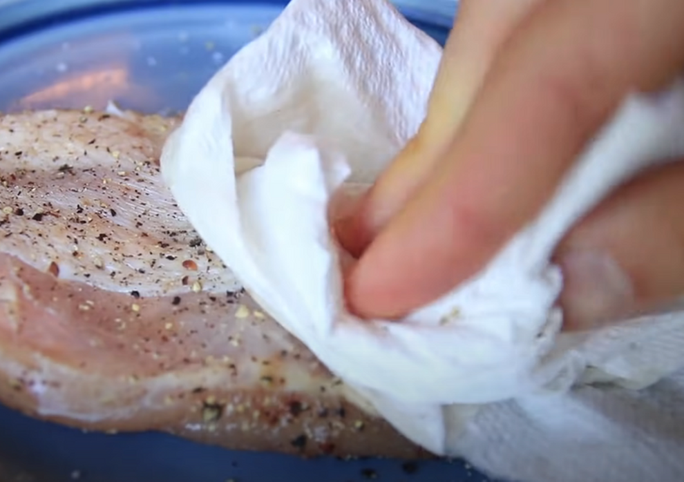 Những sai lầm phổ biến trong nấu nướng khiến món ăn kém hấp dẫn, gây hại - 7