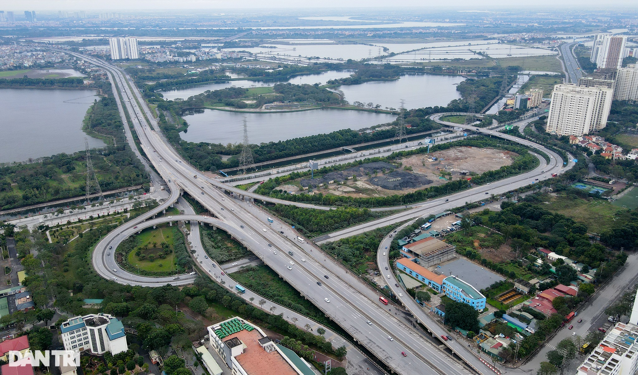 Toàn cảnh đường phố Hà Nội vắng vẻ, thông thoáng ngày cuối cùng năm Tân Sửu - 1 Toàn cảnh đường phố Hà Nội vắng vẻ, thông thoáng ngày cuối cùng năm Tân Sửu - 1