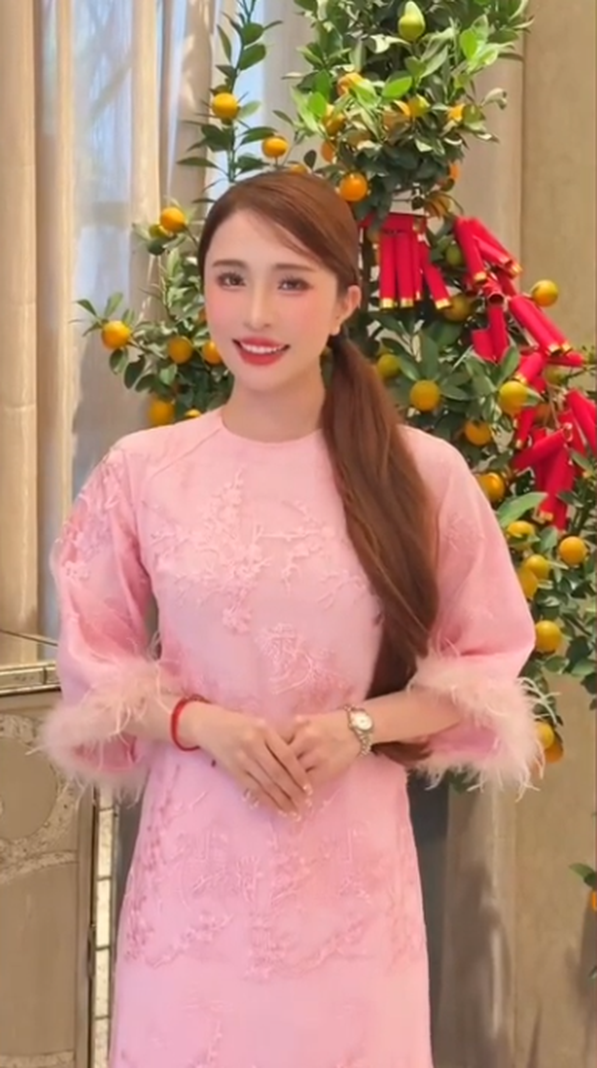 Táo Tự Long, Quang Thắng và loạt sao Việt chúc Tết độc giả Dân trí - 5 Táo Tự Long, Quang Thắng và loạt sao Việt chúc Tết độc giả Dân trí - 5