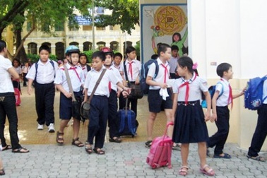 Ngán ngẩm xe đưa rước học sinh