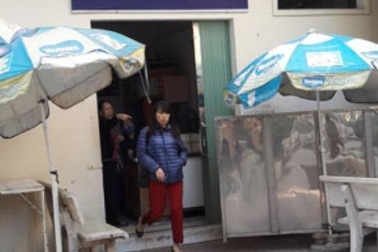 Nhà vệ sinh bệnh viện: Ngã ngửa với hành vi của các "thượng đế"