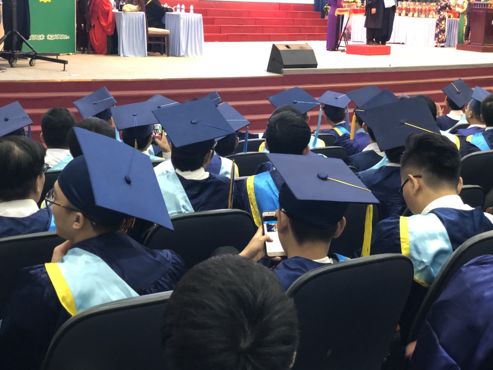 Câu chuyện chiều cao giáo viên và những quy định khiến dư luận “dậy sóng” năm 2019 - 3 Câu chuyện chiều cao giáo viên và những quy định khiến dư luận “dậy sóng” năm 2019 - 3