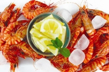 Ăn tôm không đúng cách có thể chết người?