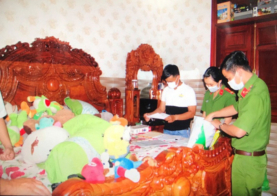 Chân dung bà trùm Mười Tường đang bị truy nã đặc biệt - 2 Chân dung bà trùm Mười Tường đang bị truy nã đặc biệt - 2