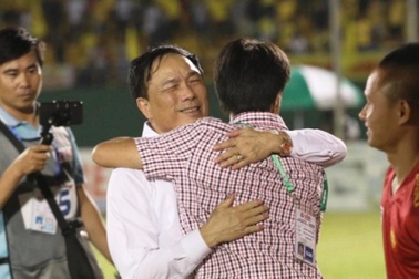 Chủ tịch CLB Thanh Hóa bất ngờ tuyên bố không bỏ V-League 2020