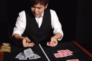 Khán giả không dám chớp mắt trước màn diễn của quán quân ảo thuật thế giới