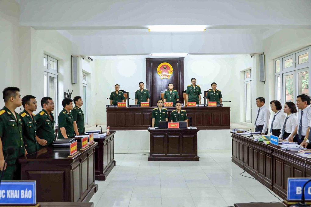 Cựu tư lệnh Cảnh sát biển khai tham ô do thấy thủ trưởng đi công tác vất vả - 3 Cựu tư lệnh Cảnh sát biển khai tham ô do thấy thủ trưởng đi công tác vất vả - 3