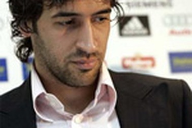 Raul đề cao cảnh giác trước Juventus