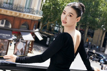 Nhan sắc thách thức thời gian của "chị đẹp" Trương Bá Chi