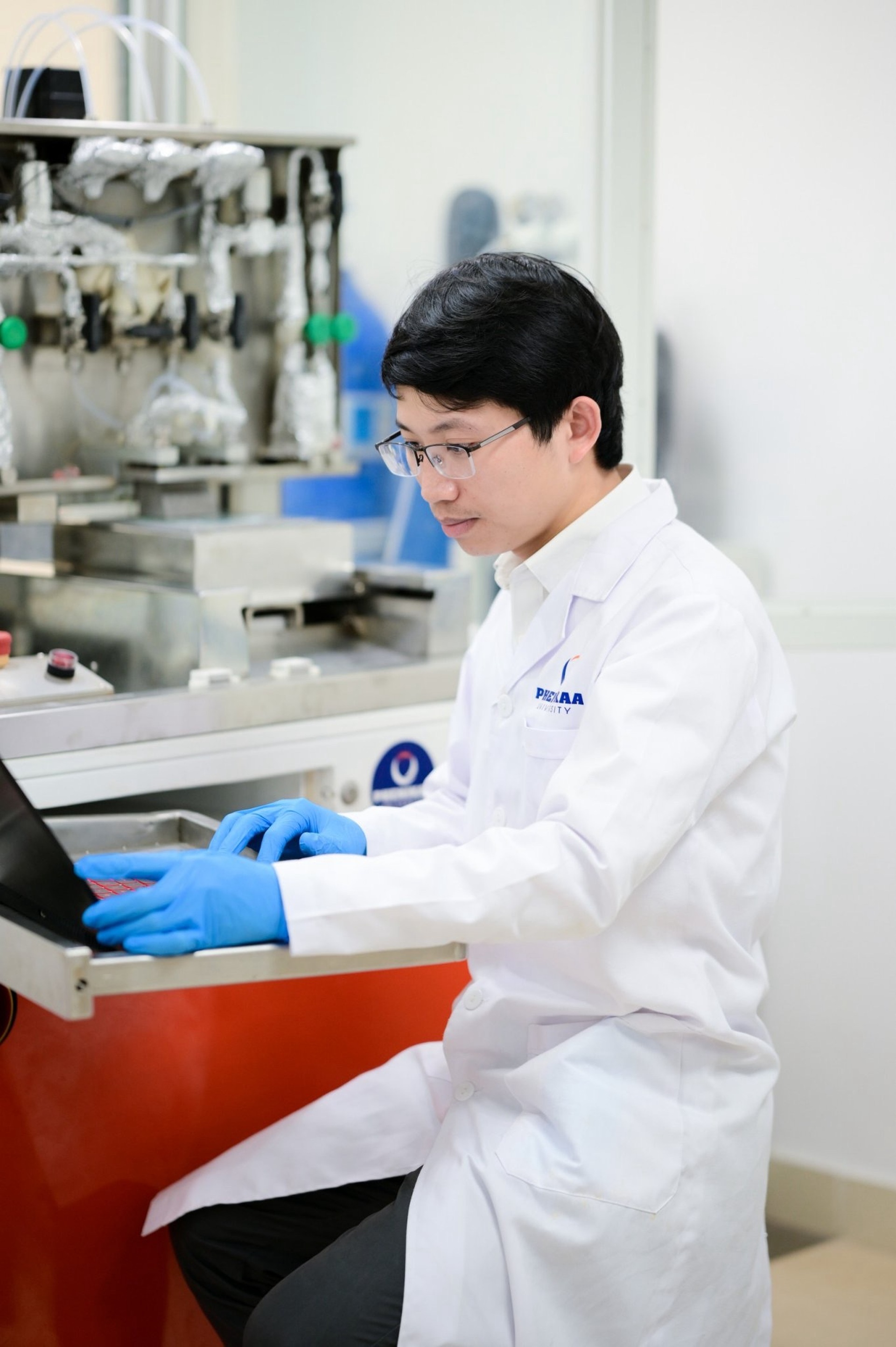 Herausragende Leistungen talentierter junger Intellektueller beim Marsch A80 - 1 Thành tựu xuất sắc của các anh tài trong khối trí thức trẻ diễu hành A80 - 1