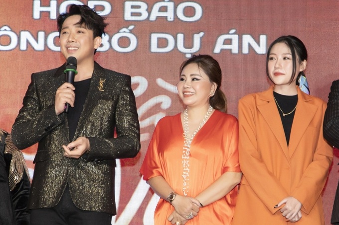 Trấn Thành, Lê Giang và Uyên Ân tại họp báo phim Nhà bà Nữ tại TP.HCM.