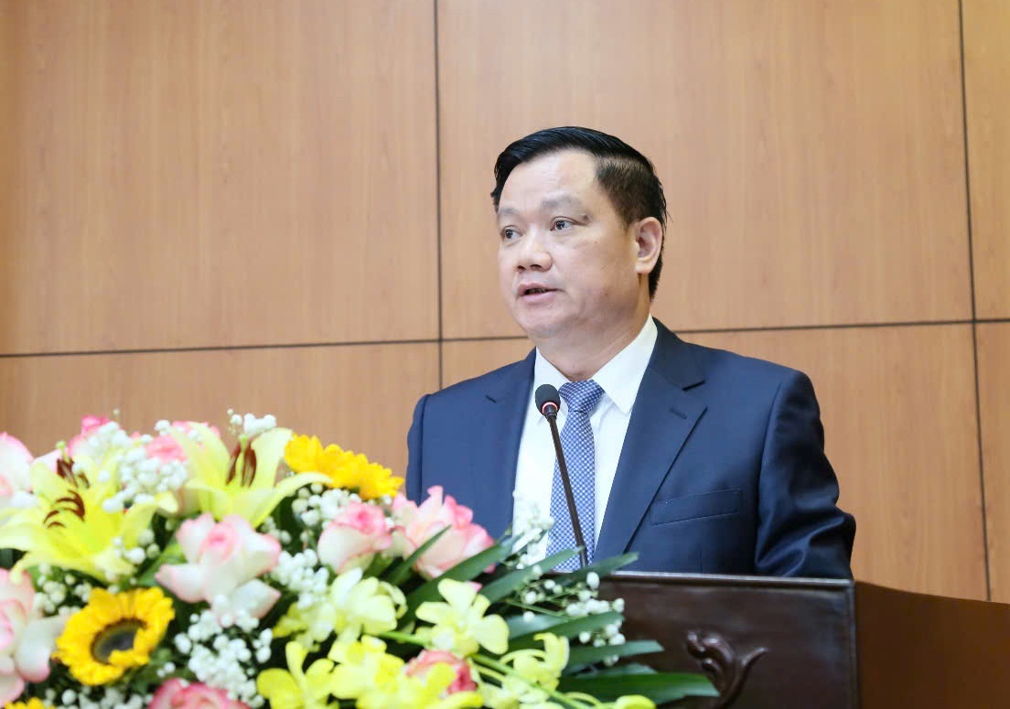 Ανακοίνωση της απόφασης για την έγκριση της θέσης του Γραμματέα της Επαρχιακής Επιτροπής του Κόμματος Thai Binh - 2 Công bố quyết định chuẩn y chức danh Bí thư Tỉnh ủy Thái Bình - 2