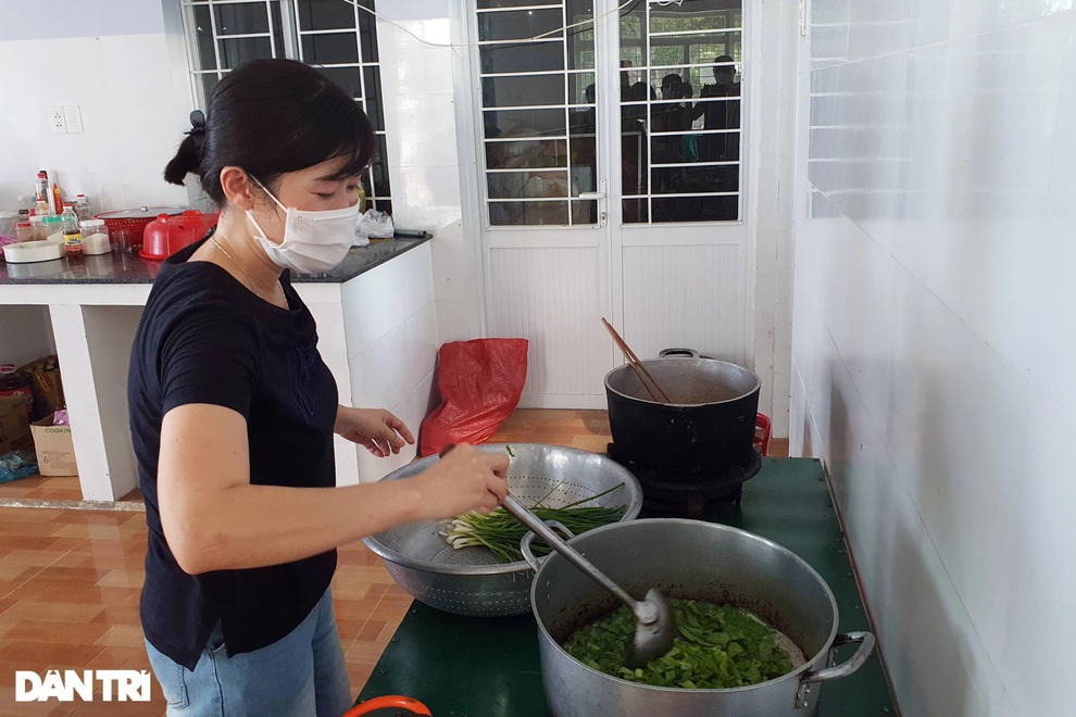 Chống giặc Covid-19 ở làng đồng bào Ê Đê - 8