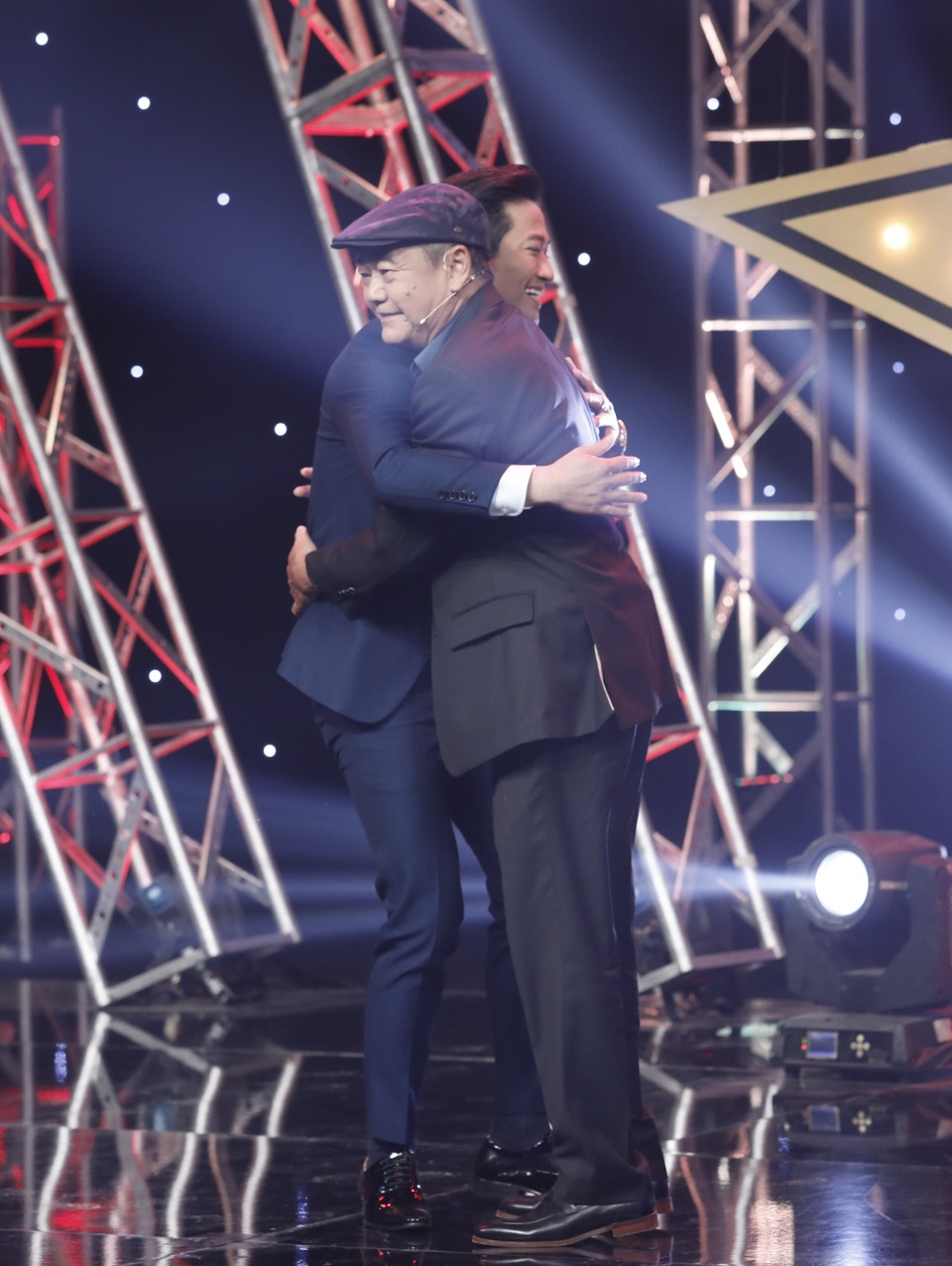 Quý Bình suýt bị gia đình “từ mặt” vì vai diễn giết người man rợ - 4 Quý Bình suýt bị gia đình “từ mặt” vì vai diễn giết người man rợ - 4