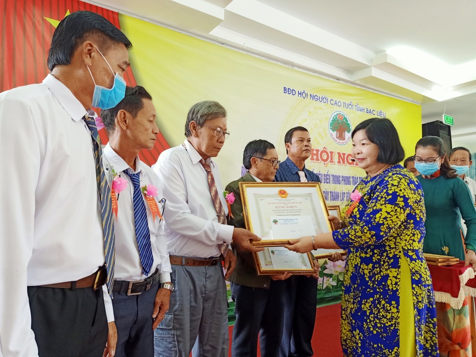 Bạc Liêu: Tấm lòng người cao tuổi được đặt cả tên cầu, đường Phụ Lão - 1 Bạc Liêu: Tấm lòng người cao tuổi được đặt cả tên cầu, đường Phụ Lão - 1