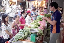 Tăng thuế VAT, người nghèo càng nghèo thêm?