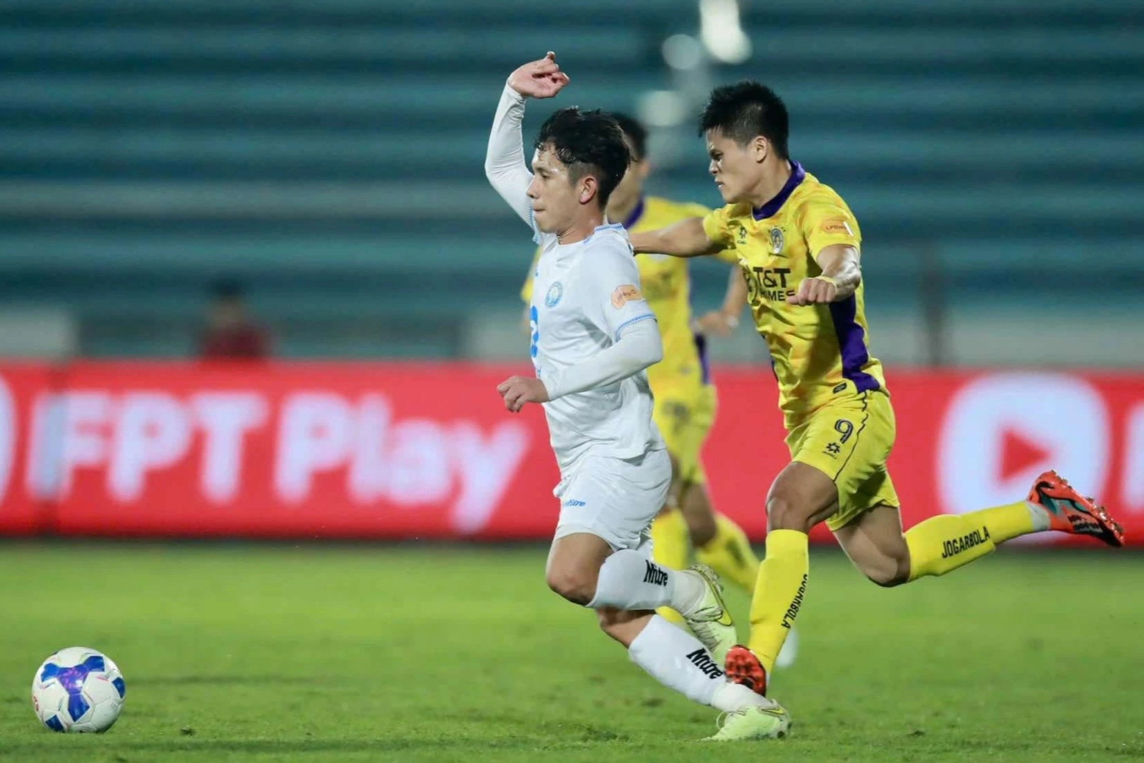 Tuan Hai'nin kırmızı kartı: Kariyer gelişimi yolunda değerli bir ders - 1 Thẻ đỏ của Tuấn Hải: Bài học quý giá trên bước đường phát triển sự nghiệp - 1