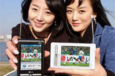 PC Pocket đầu tiên thu truyền hình kỹ thuật số đa phương tiện 