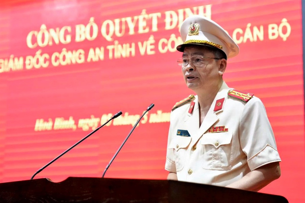 Một trưởng phòng, 9 phó phòng Công an Hòa Bình xin nghỉ trước tuổi - 2 Một trưởng phòng, 9 phó phòng Công an Hòa Bình xin nghỉ trước tuổi - 2