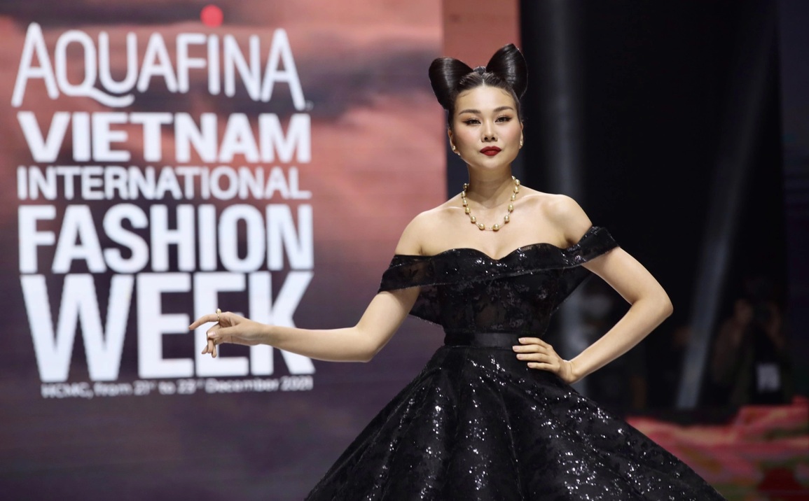 Thanh Hằng diễn mở màn Aquafina Tuần lễ Thời trang Quốc tế Việt Nam - 8