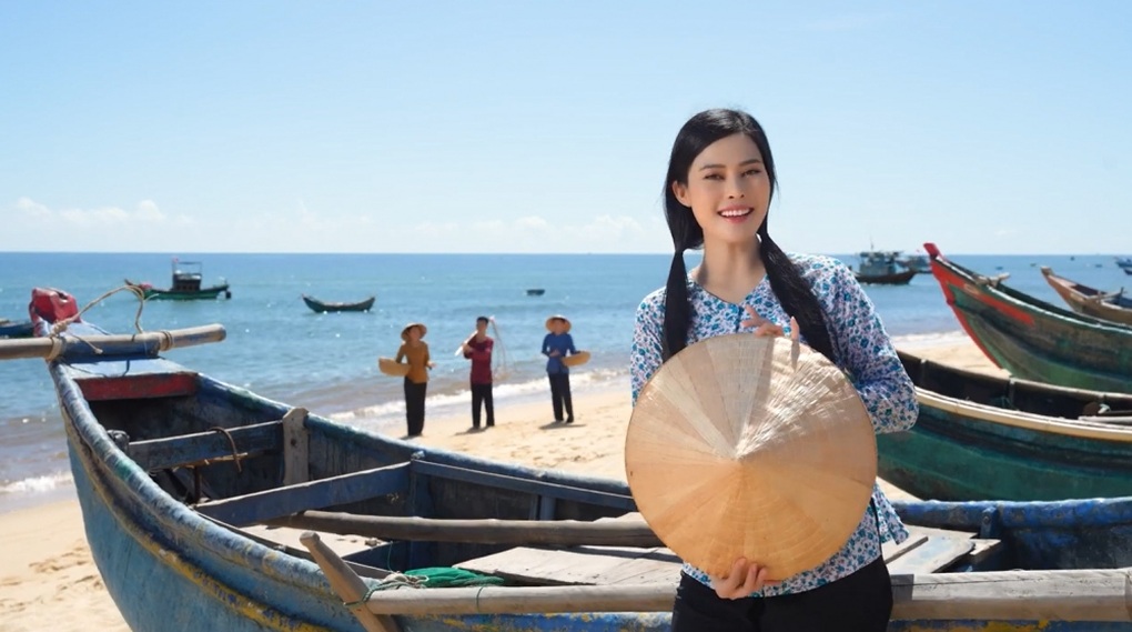 Thi Phượng bật khóc khi nhắc lại con đường theo đuổi ca hát - 2 Thi Phượng bật khóc khi nhắc lại con đường theo đuổi ca hát - 2