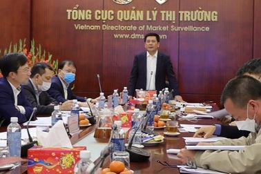 "Đóng cửa hàng xăng để đi đám cưới, đám giỗ thì đóng luôn đi!"