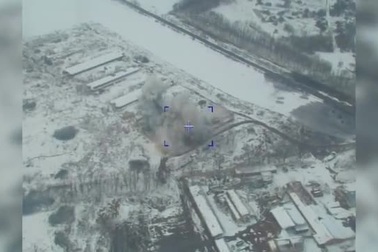 Khoảnh khắc Nga khai hỏa tên lửa siêu vượt âm phá hủy kho vũ khí Ukraine