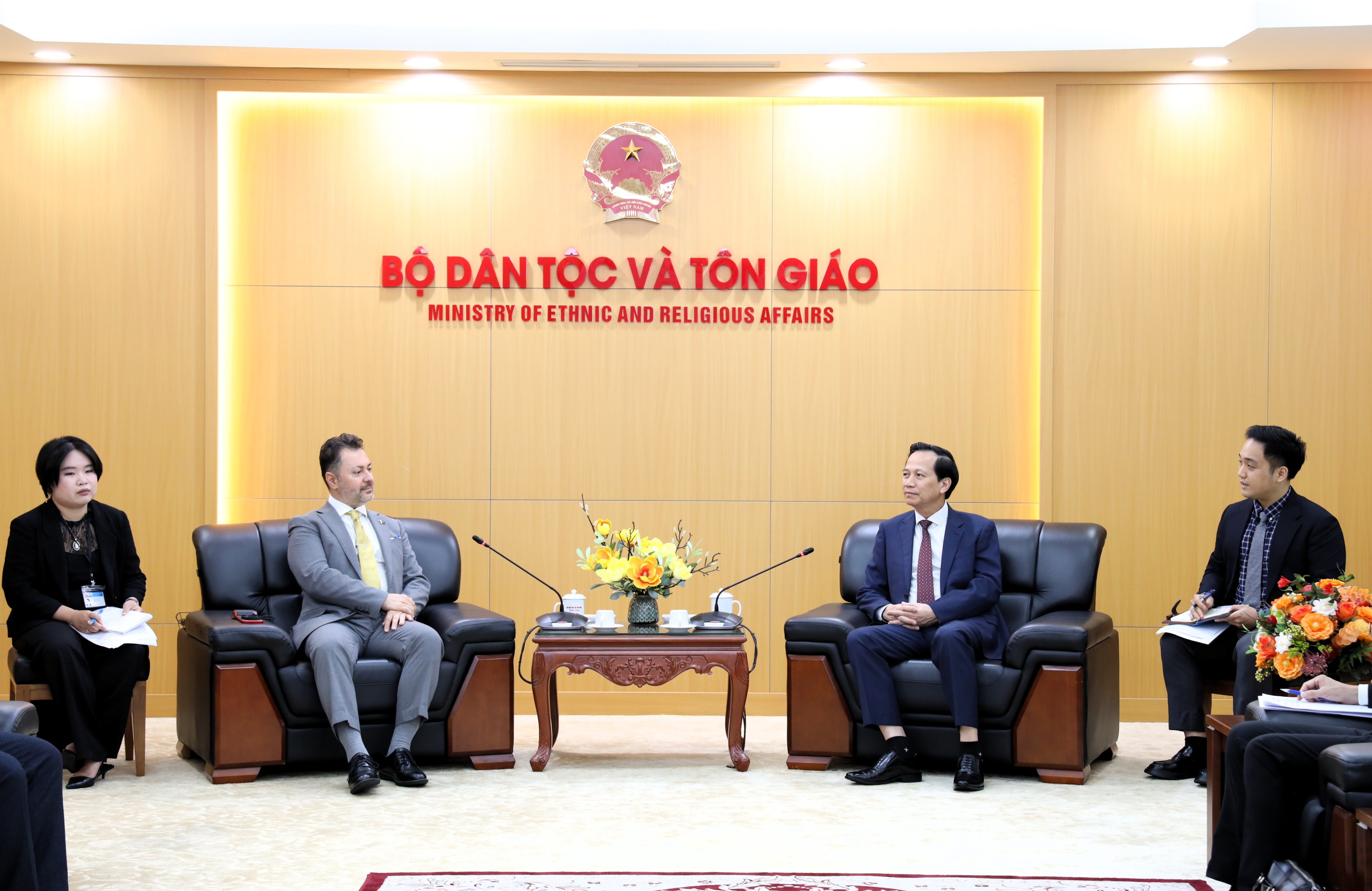 Bộ trưởng Đào Ngọc Dung: An cư lạc nghiệp là nền tảng để thoát nghèo - 1