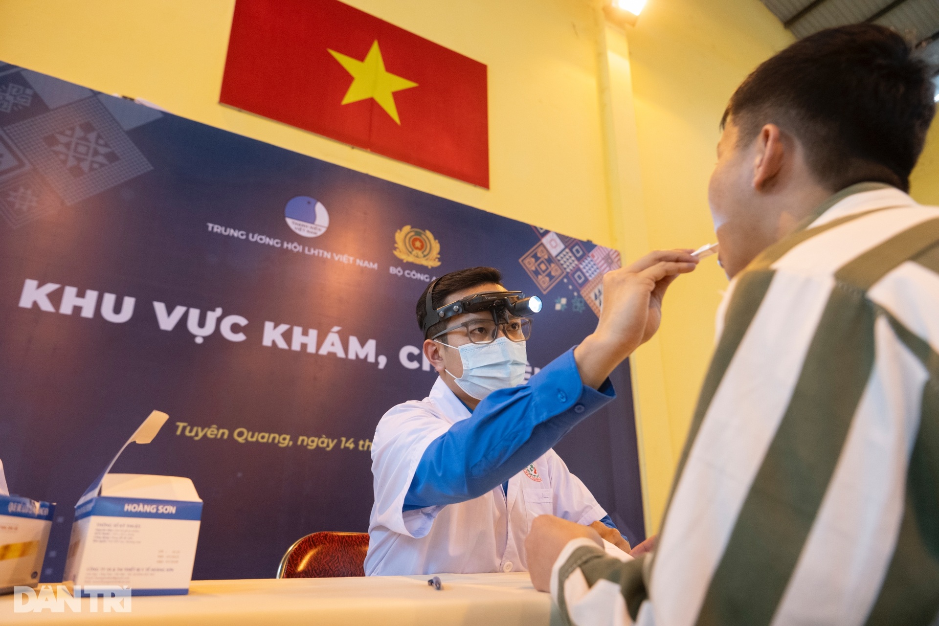 Nữ phạm nhân khóc nức nở, khát khao hoàn lương trở về với gia đình - 12 Nữ phạm nhân khóc nức nở, khát khao hoàn lương trở về với gia đình - 12