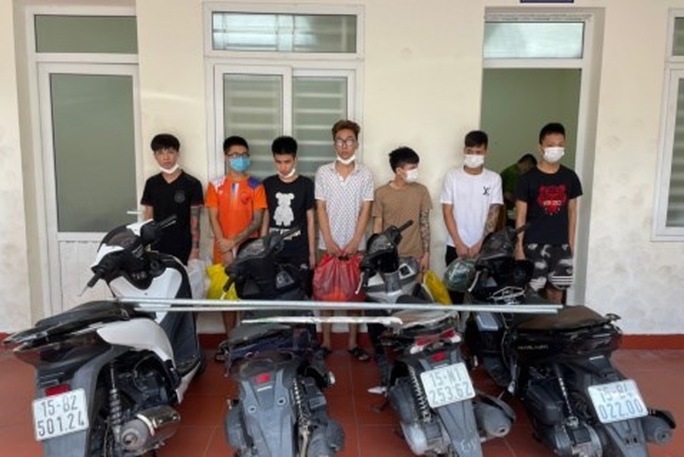 Hải Phòng: Bắt nhóm thanh niên chém người ở trung tâm thương mại - 1 Hải Phòng: Bắt nhóm thanh niên chém người ở trung tâm thương mại - 1