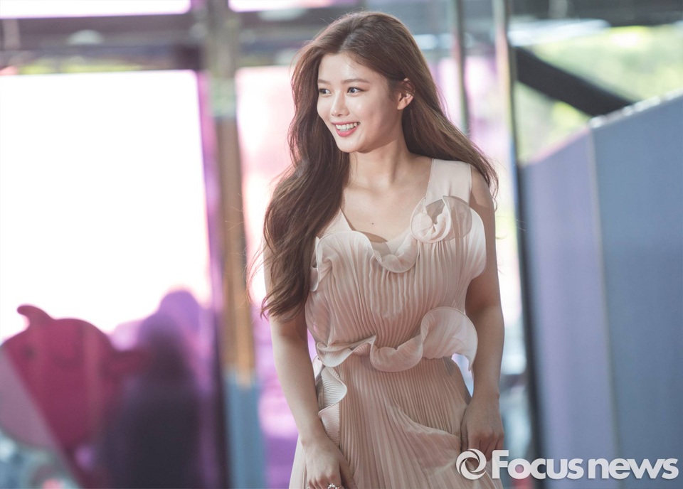 “Em gái quốc dân” Kim Yoo Jung “lột xác” ngoạn mục ở tuổi 21 - 16 “Em gái quốc dân” Kim Yoo Jung “lột xác” ngoạn mục ở tuổi 21 - 16
