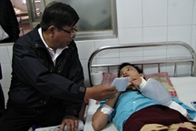 Chạy trốn quản lý KTX, sinh viên nhảy lầu từ tầng 2