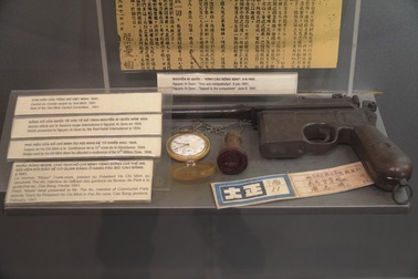 Cận cảnh hai khẩu súng đặc biệt của chiến sĩ bảo vệ Bác Hồ