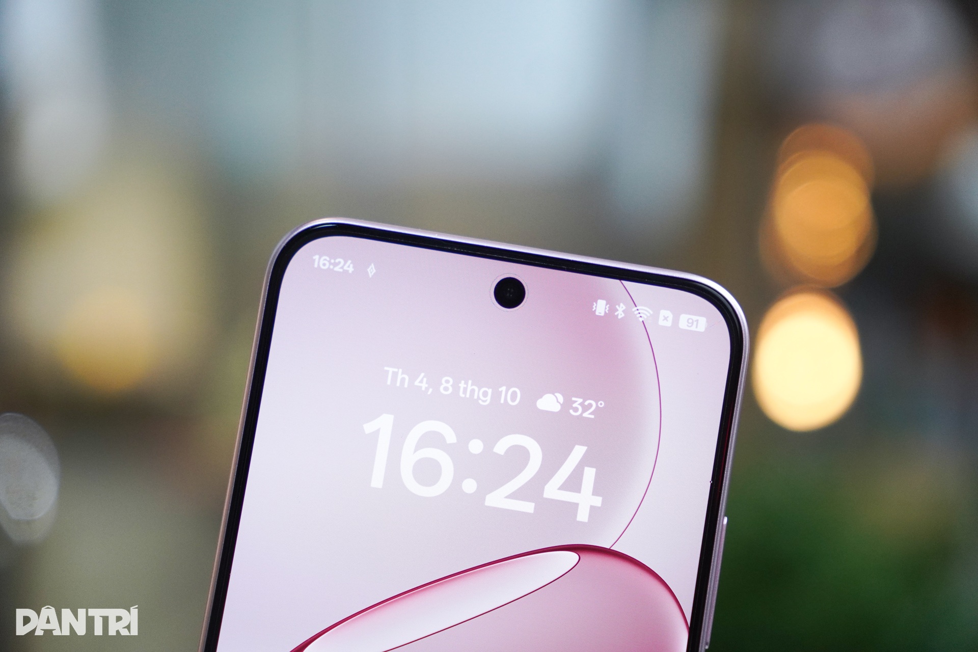 OPPO A6 Pro Test: Schlankes und leichtes Design, starker Akku, eingeschränkte Kamera – 5 Đánh giá OPPO A6 Pro: Thiết kế mỏng nhẹ, pin khỏe, camera còn hạn chế - 5