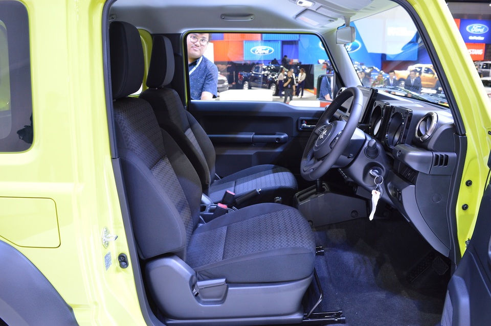 Suzuki Jimny lắp ráp tại Ấn Độ chuẩn bị ra mắt - 7 Suzuki Jimny lắp ráp tại Ấn Độ chuẩn bị ra mắt - 7