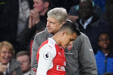 Alexis Sanchez cãi nhau to với đồng đội, sẵn sàng rời Arsenal