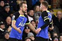 Harry Kane ghi bàn duy nhất giúp Tottenham bám sát Man Utd