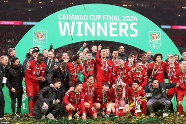 Gary Neville chế nhạo cầu thủ Chelsea sau trận chung kết Carabao Cup