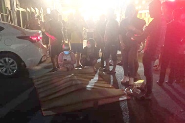 Nam thanh niên giết bạn gái rồi lao xe máy vào ô tô tự sát