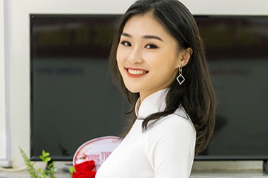 Nữ đại sứ xinh đẹp, thích làm thiện nguyện trường THPT Trần Phú