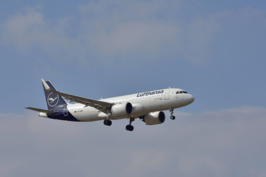 Phi công ngất xỉu, gần 200 hành khách bay 10 phút không người điều khiển