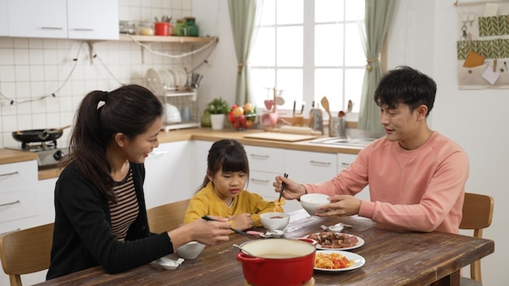 Đến dự sinh nhật con gái, tôi lặng người trước hành động của chồng cũ - 1 Đến dự sinh nhật con gái, tôi lặng người trước hành động của chồng cũ - 1