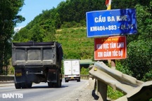 Nhiều tài xế bất ngờ trước sự xuất hiện của biển báo giao thông lạ