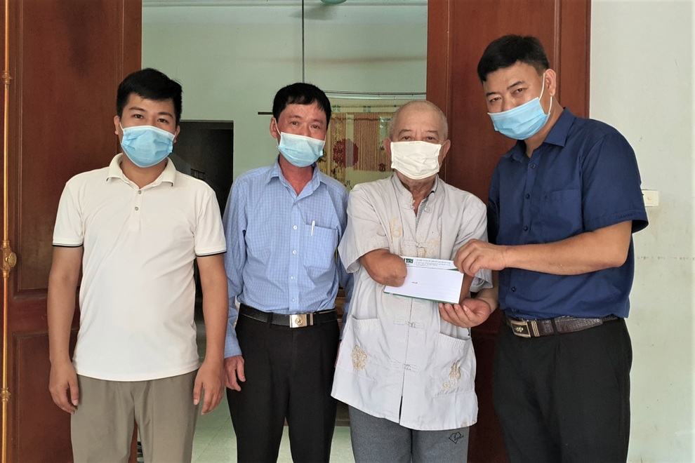 Bạn đọc Báo Dân trí tri ân dịp 27/7: Con trai mẹ khai thêm tuổi để nhập ngũ - 7 Bạn đọc Báo Dân trí tri ân dịp 27/7: Con trai mẹ khai thêm tuổi để nhập ngũ - 7