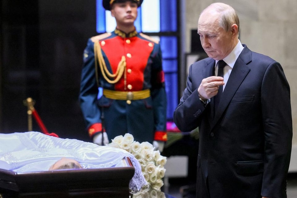 Tổng thống Putin xúc động viếng bạn học cũ, Chánh án Tòa Tối cao Nga - 1