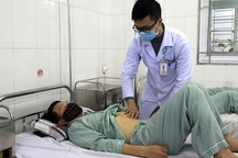 Gắp giun đũa kích thước khủng trong ống mật chủ người đàn ông 31 tuổi