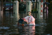 Hàng loạt trường ở Hà Nội thông báo giữ học sinh ngủ lại qua đêm